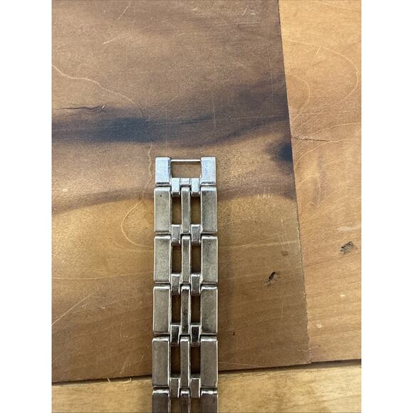 VTG GUCCI WATCH Silver Toned Parts Or Repair main image 5